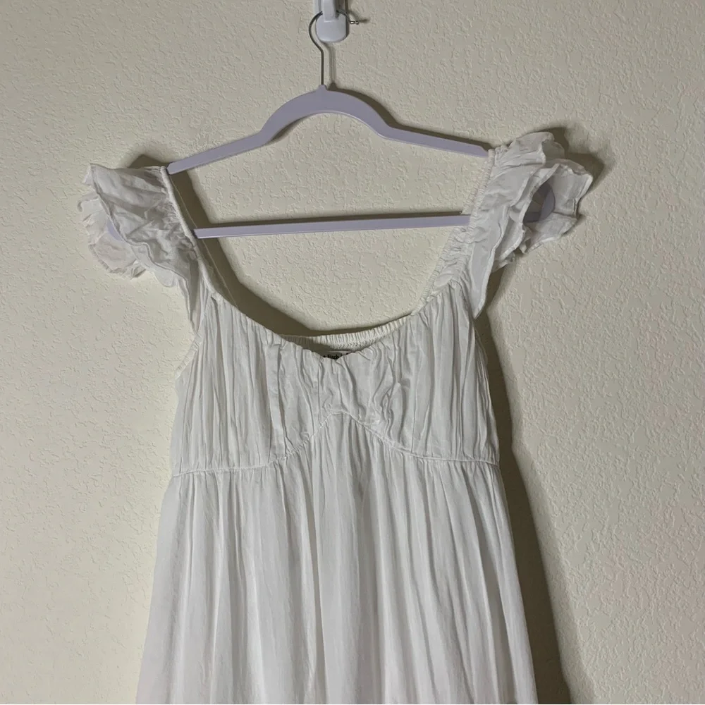 Abercrombie & Fitch White Maxi Dress with Flutter Sleeves